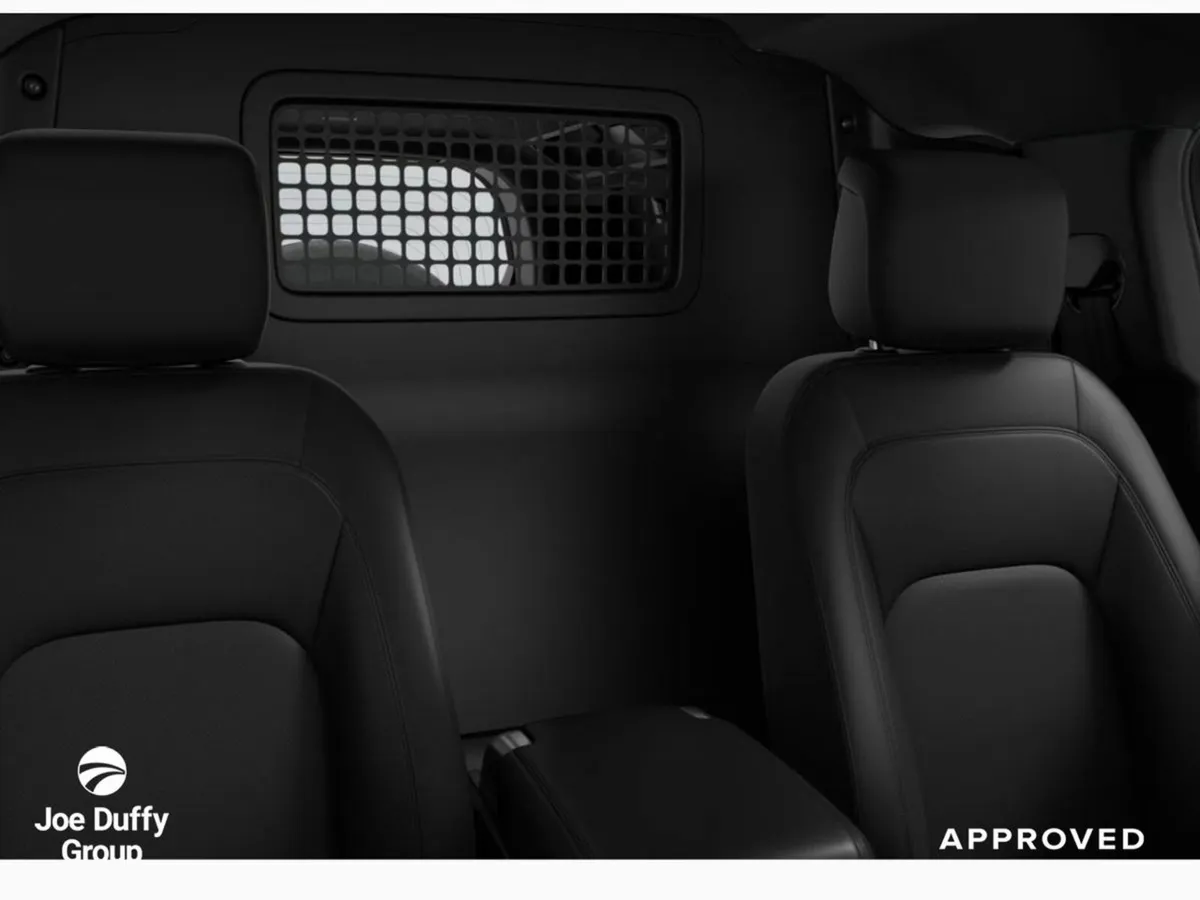 Land Rover Defender 110 X-Dyn SE - Hard Top - *** - Image 4
