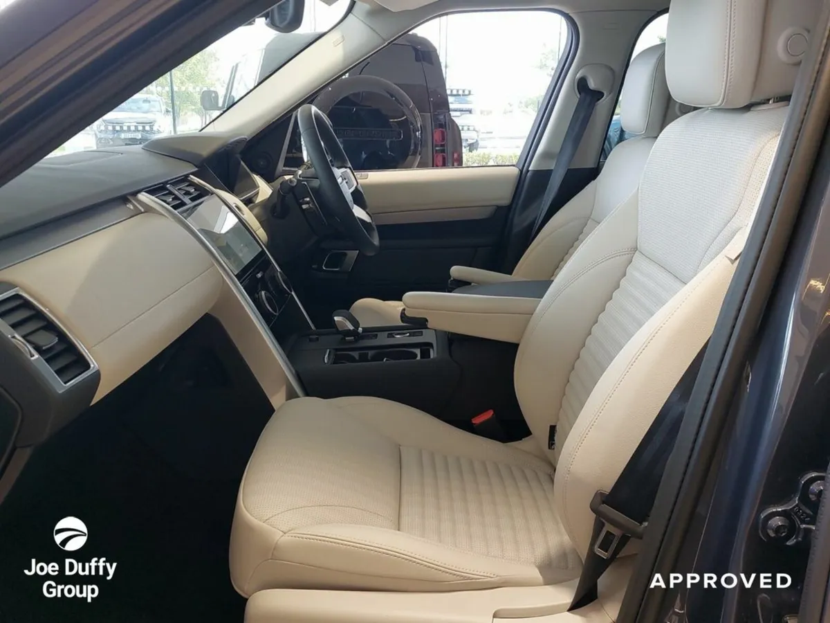 Land Rover Discovery 3.0 Dynamic SE 7 Seater D250 - Image 4