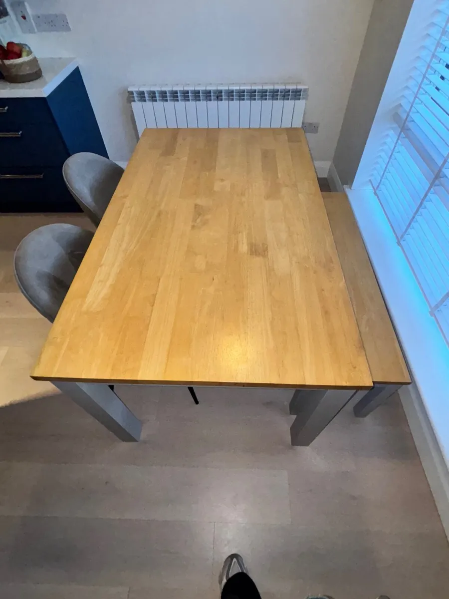 Table, bench and chairs - Image 2
