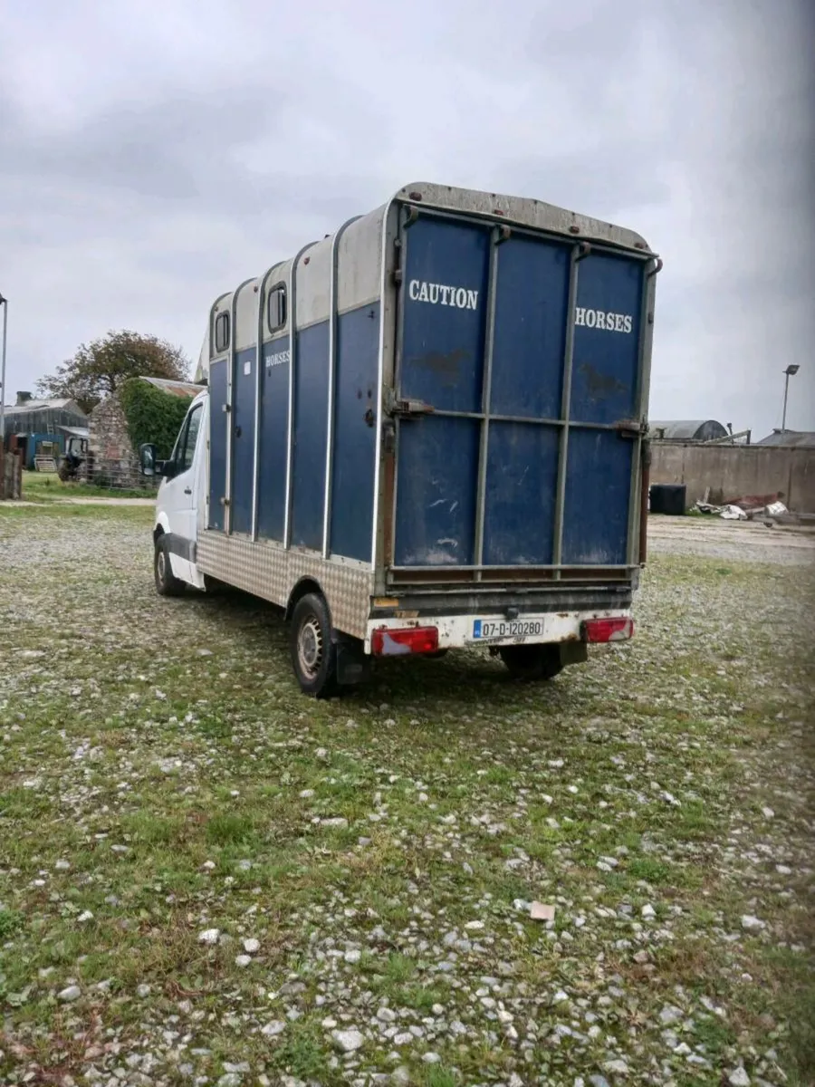 Horse Lorry - Image 1