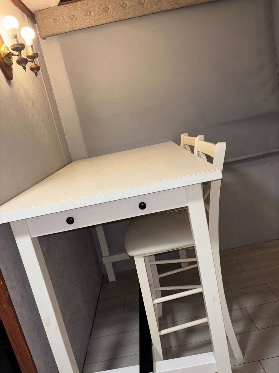 High table and two stools - Image 1