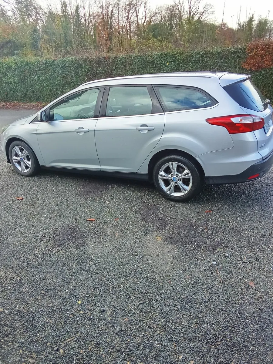 Ford Focus 2013 - Image 2