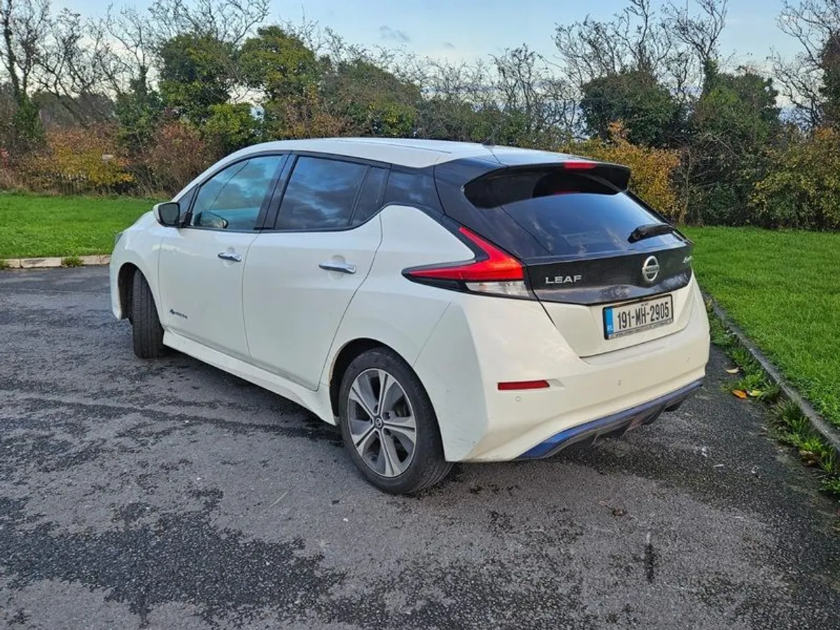2019 Nissan Leaf SV Premium - Image 3