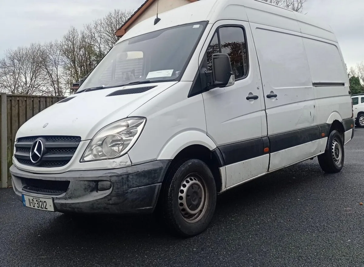 2011 Mercedes sprinter - Image 2