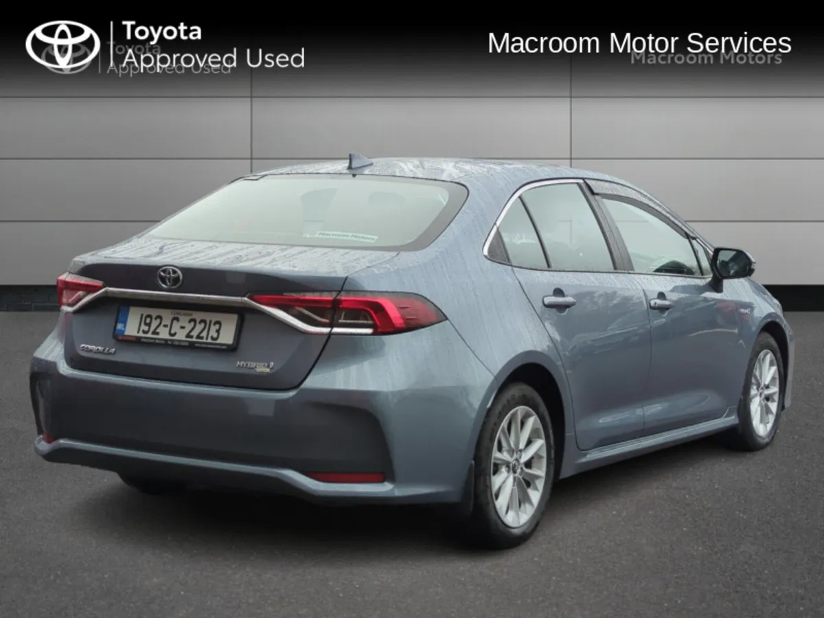 Toyota Corolla COROLLA HYBRID LUNA SAL - Image 2