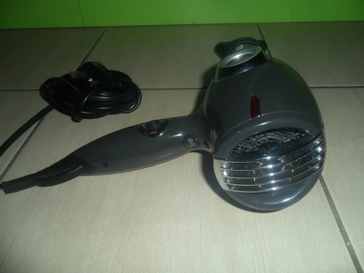 Toni & Guy hair dryer, in very great condition - Image 2