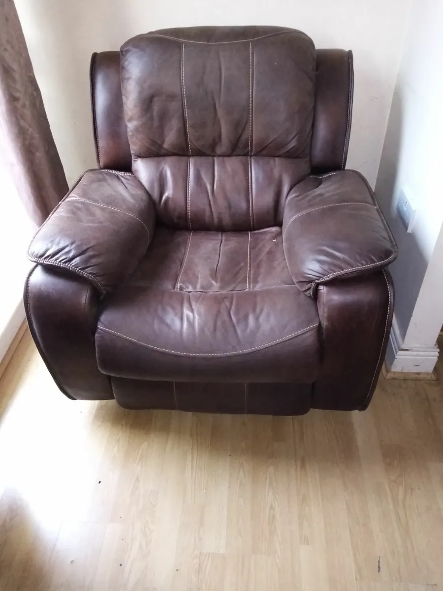 Leather recliner (brown) - Image 1