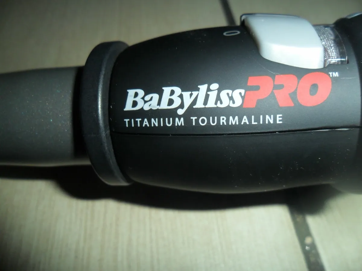 Curling Iron - Image 3