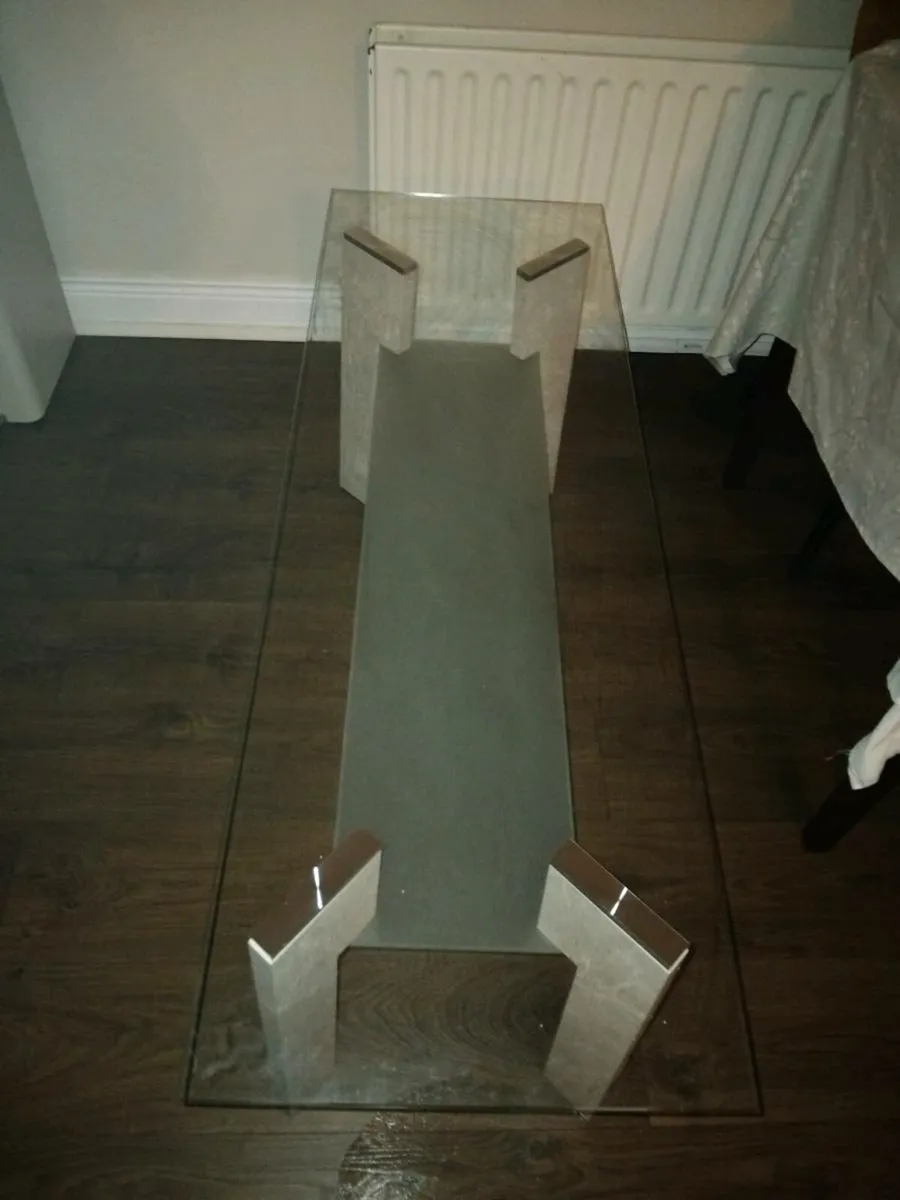Glass table - Image 2