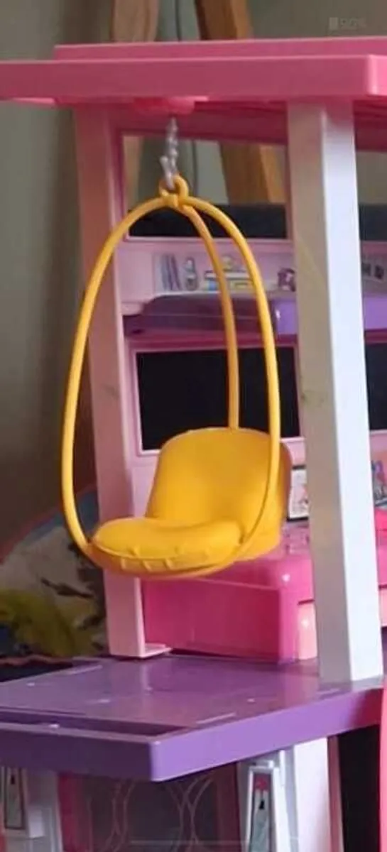 Barbie Dream House and Accessories - Image 3