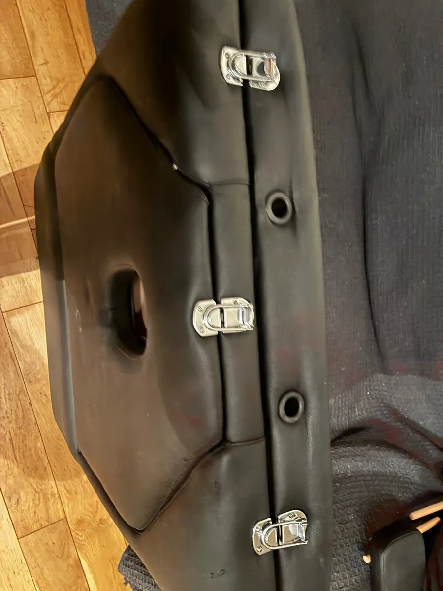 Portable massage table - Image 2