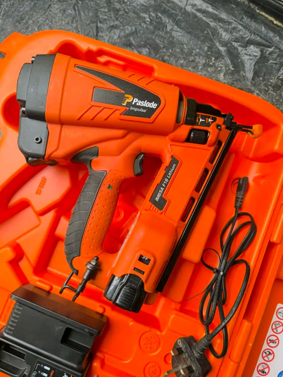 Paslode Im 65 angled 16-G