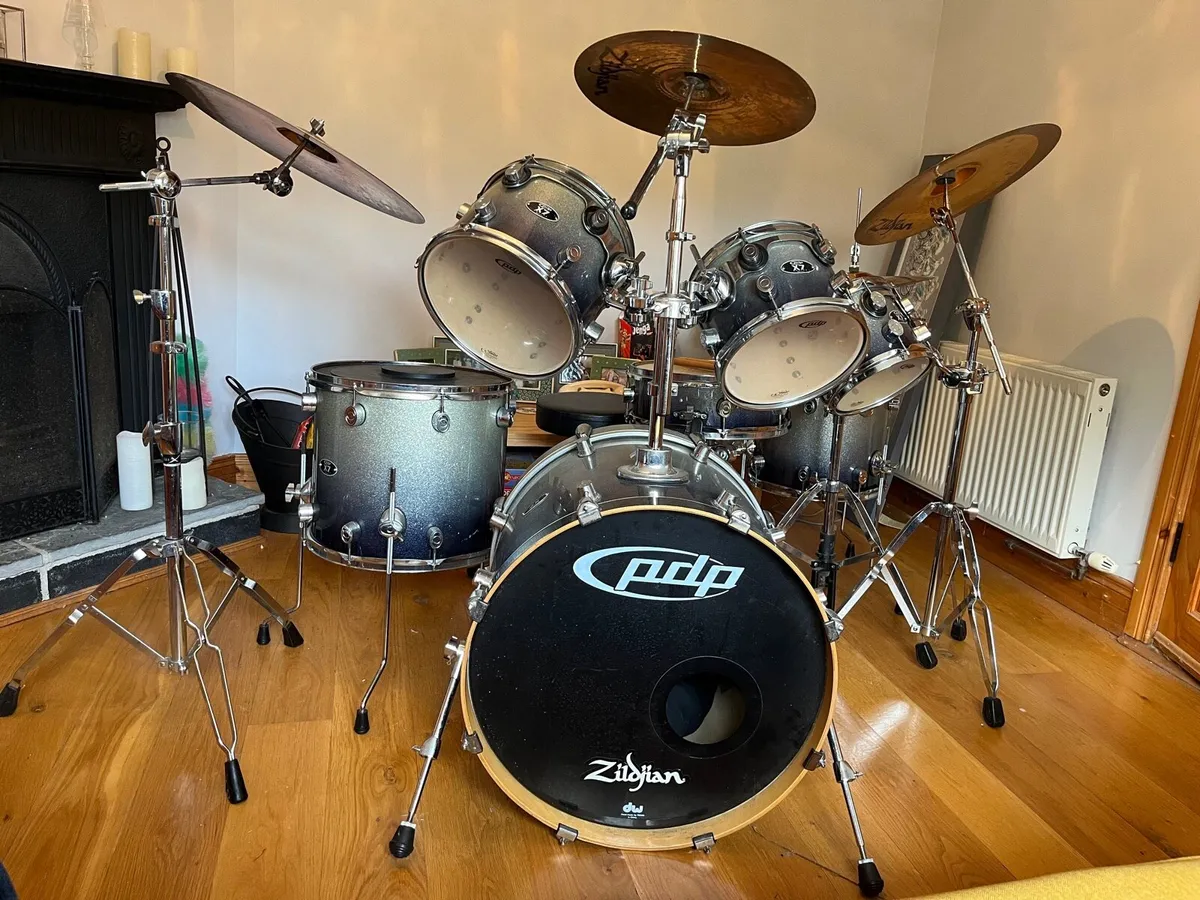 Drum kit - Image 1