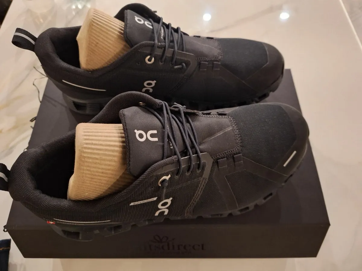 Training  shoes - Image 1