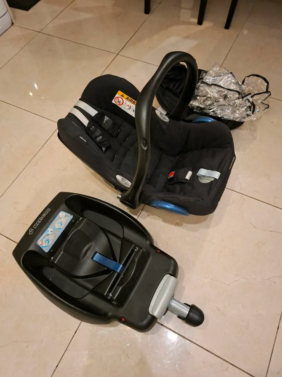 Maxi Cosi Car Seat (FREE) - Image 3