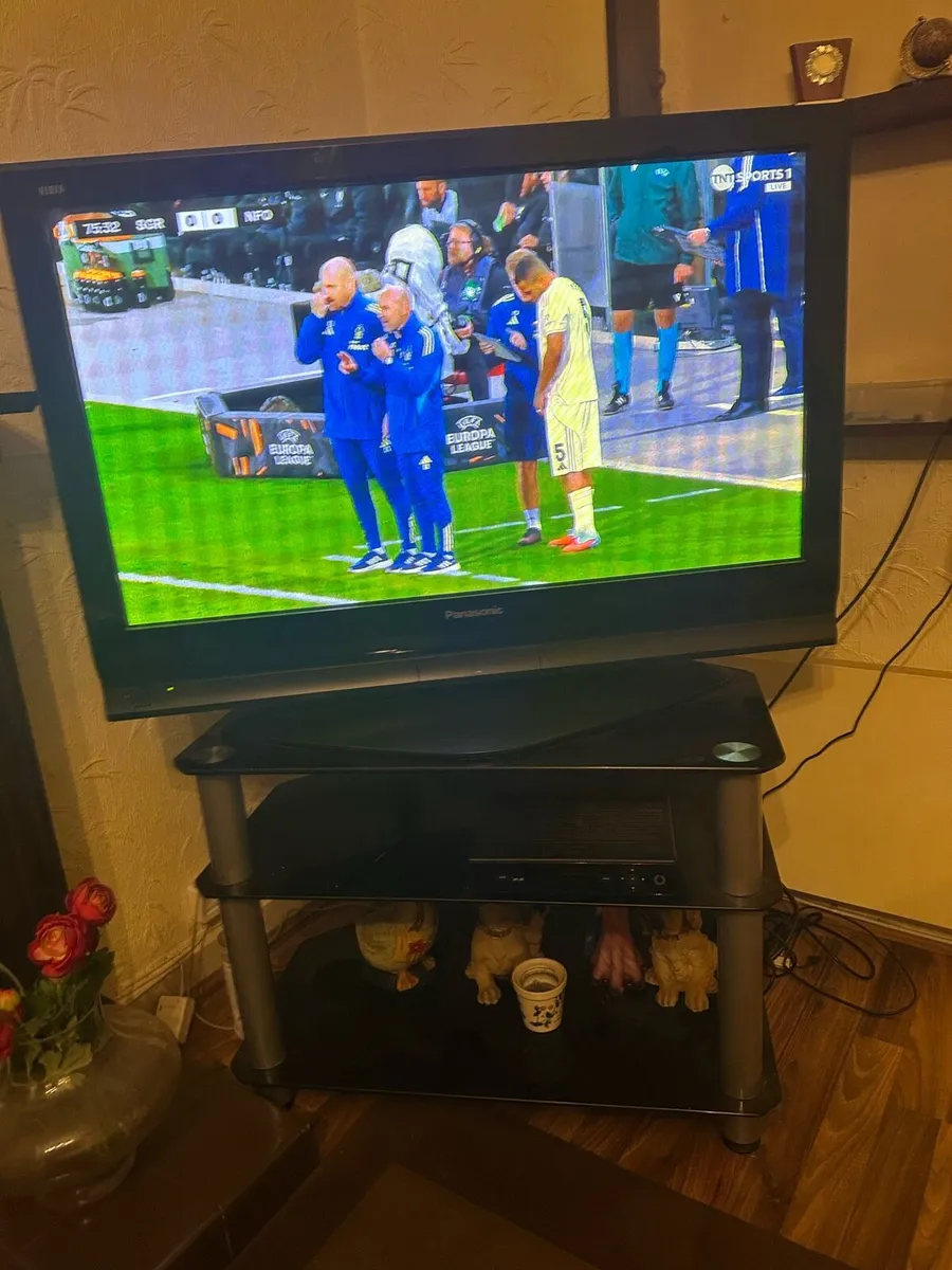 Panasonic 43 TV - Image 2