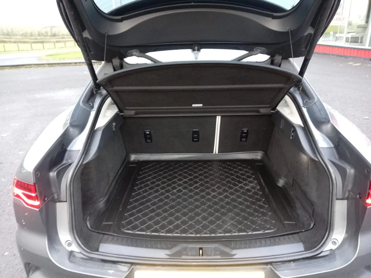 Jaguar I-Pace 2019 - Image 2