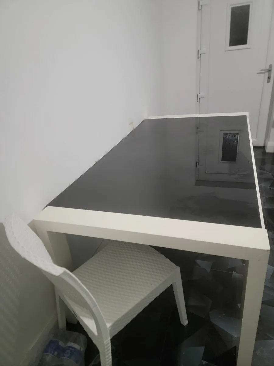 dining table - Image 3