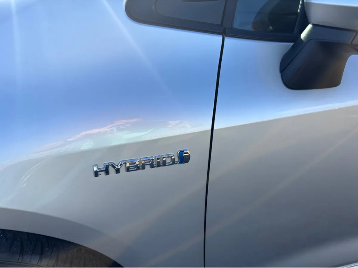 Toyota Corolla HYBRID LUNA H/B 4DR AUTO - Image 4