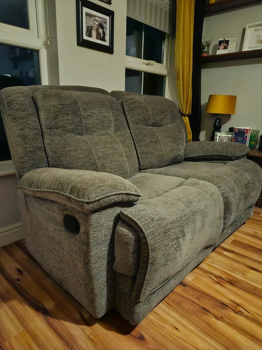 Two seater recliner sofa - Image 1