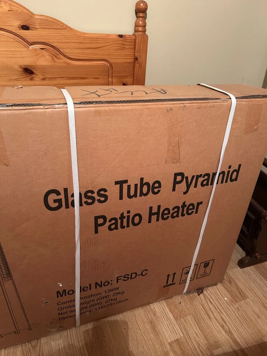 Glass tube pyramid patio heater - Image 1