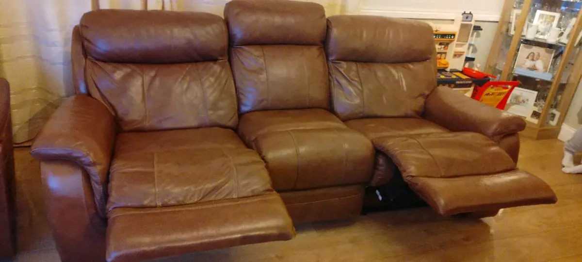 Leather couches 3-2-1 - Image 4