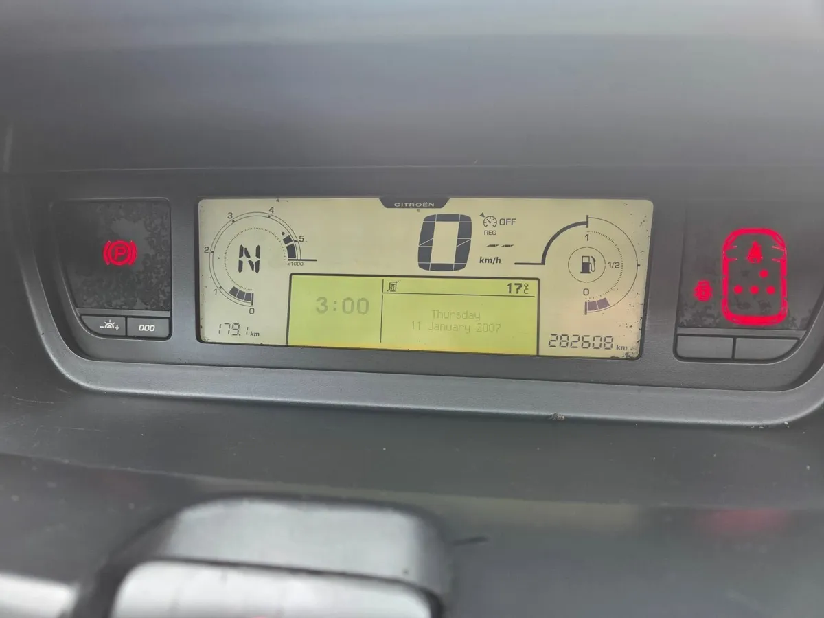 Citroen C4 Picasso 2011 - Image 2