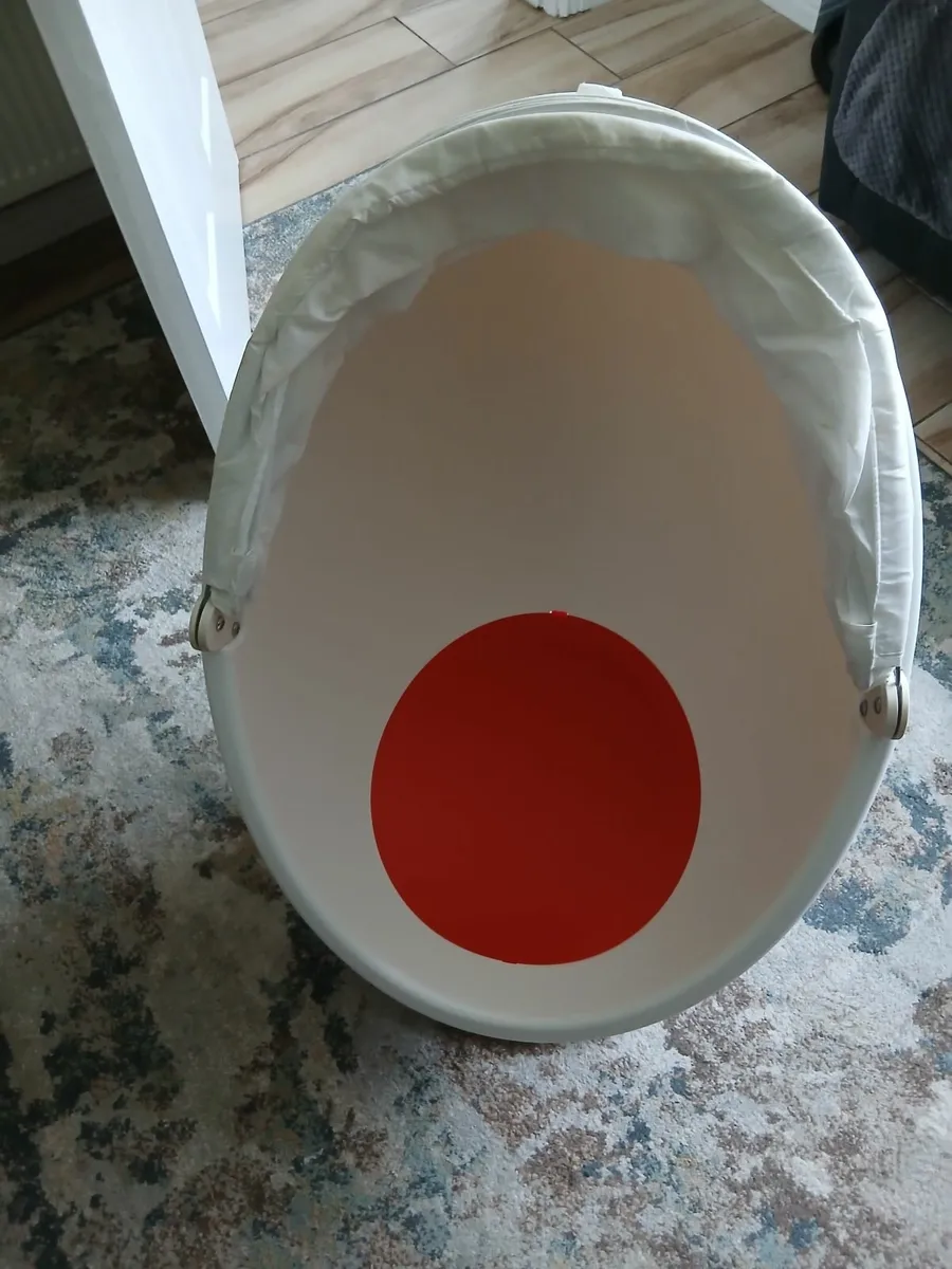 Childs swivel egg chair - Image 1