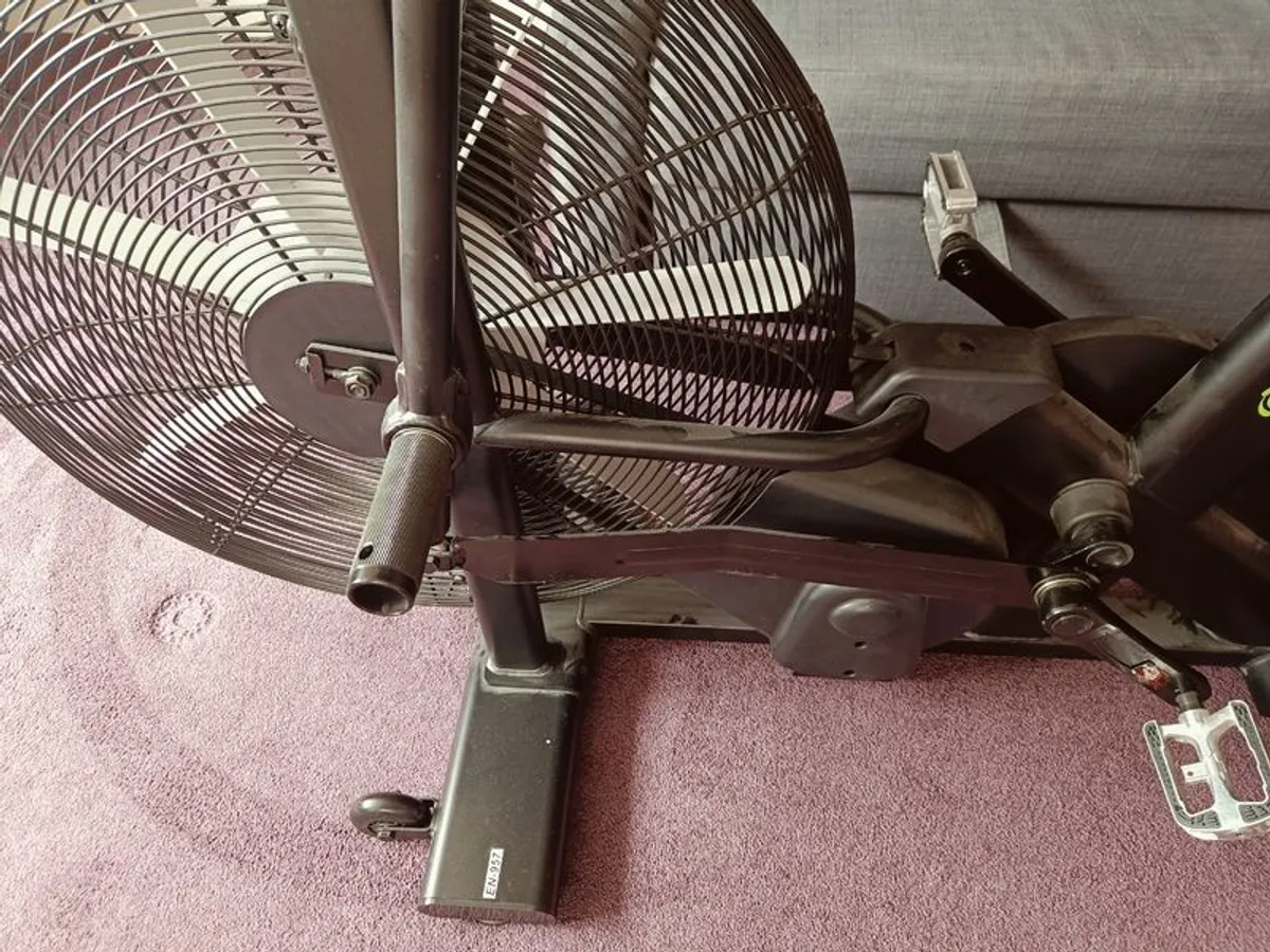 Rotocycle T2000 X Air Bike Excellent Condition - Image 2