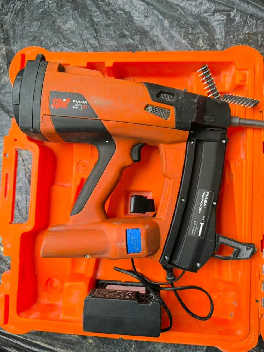 Spit Pulsa 40P+ Cordless steel  Nailer 15-40 mm - Image 1