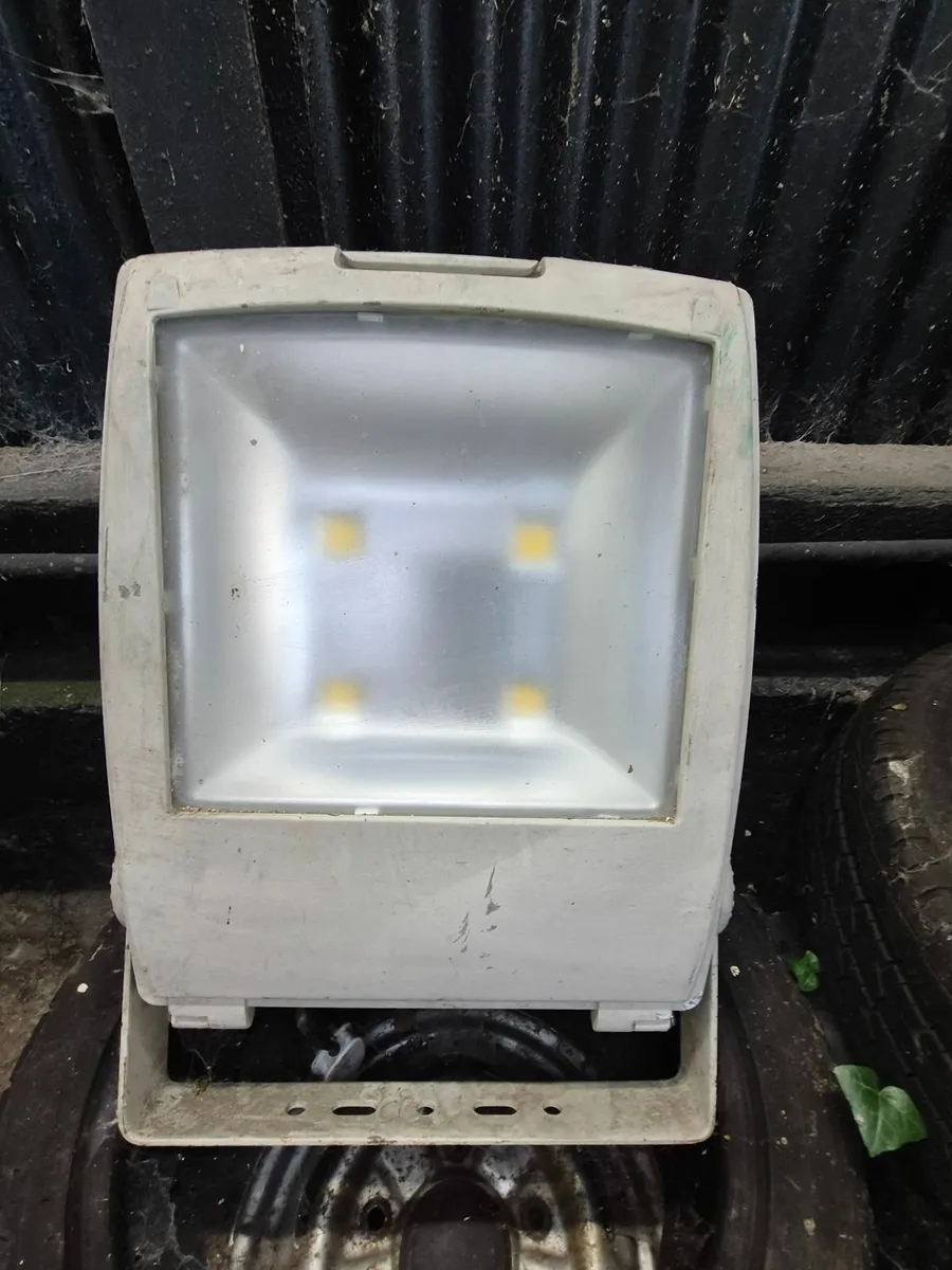 Yard street light - Image 1