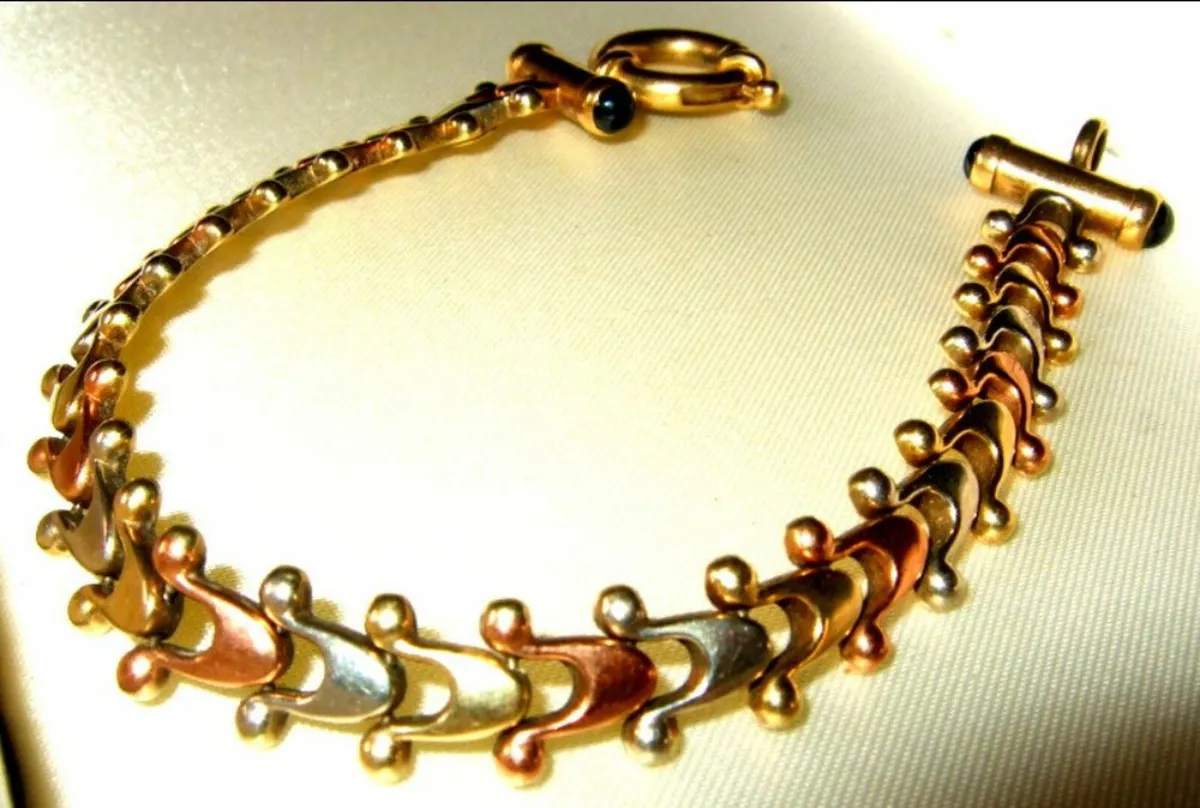 Vintage Hallmarked 9ct Gold/3 Colour Gold Bracelet - Image 4