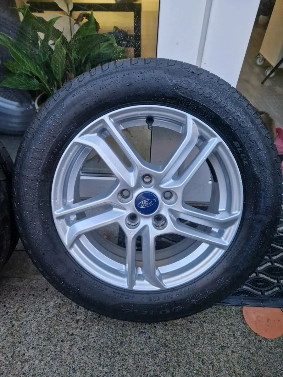 16 inch Ford  Wheels with Tyres - Image 2
