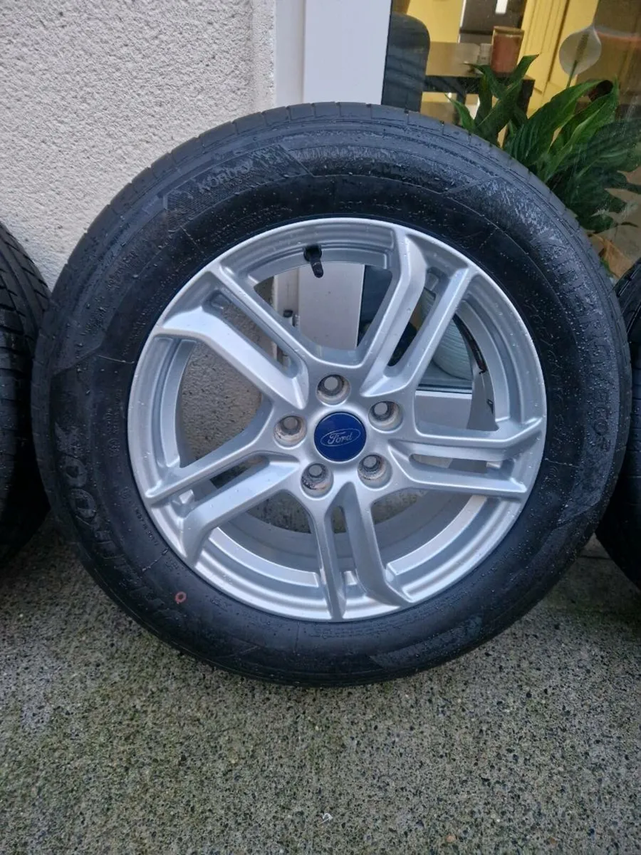 16 inch Ford  Wheels with Tyres - Image 3