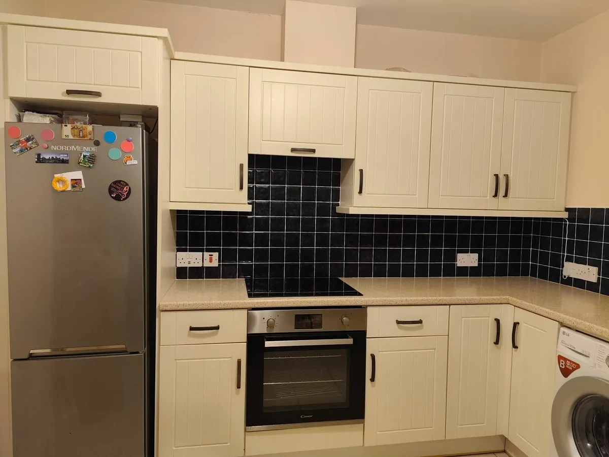 Kitchen Unit - Image 1