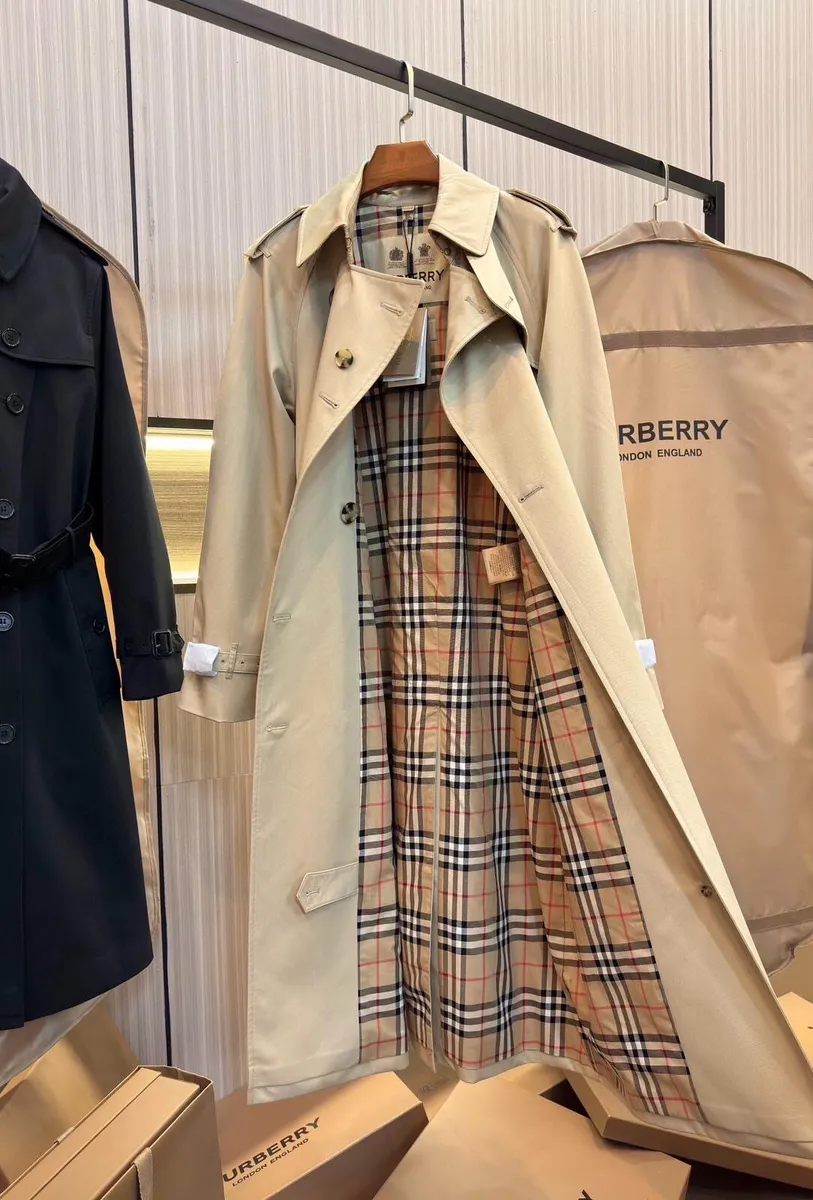 Burberry Kensington Heritage Trench Coat - Image 1