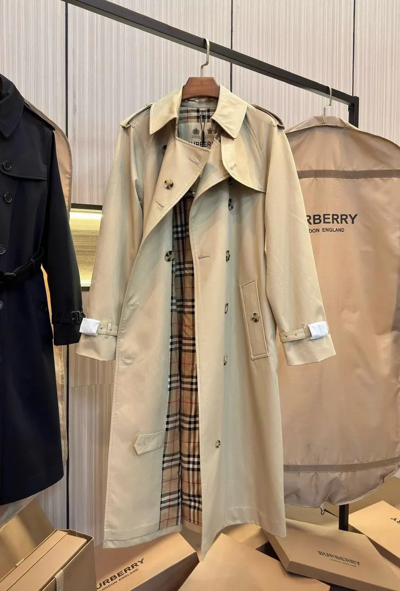 Burberry Kensington Heritage Trench Coat - Image 2