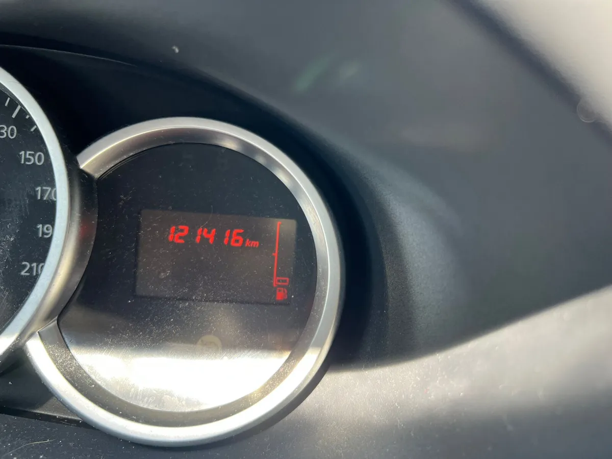 2017 dacia sandero 1.0 petrol only 120 kms - Image 4