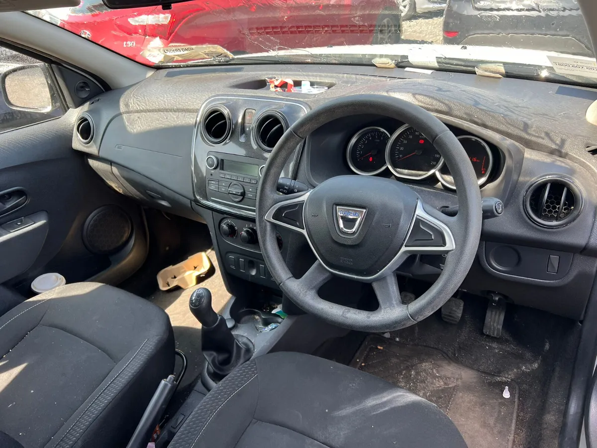 2017 dacia sandero 1.0 petrol only 120 kms - Image 3