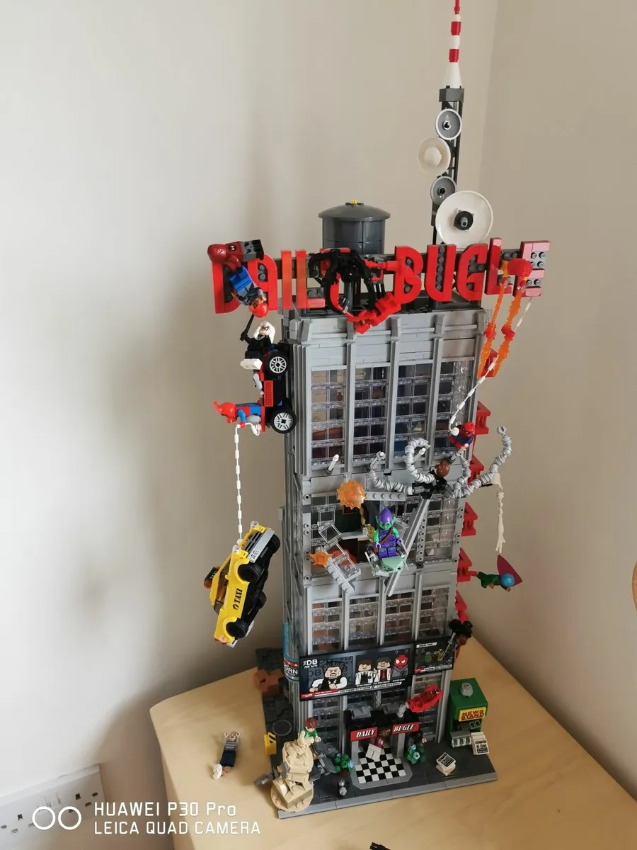 Daily Bugle Lego Set - Image 1