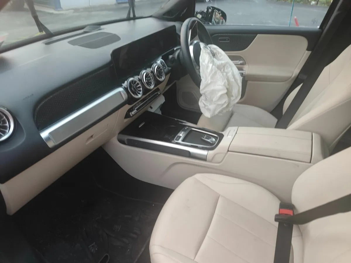 251 Mercedes glb auto 7seats - Image 3