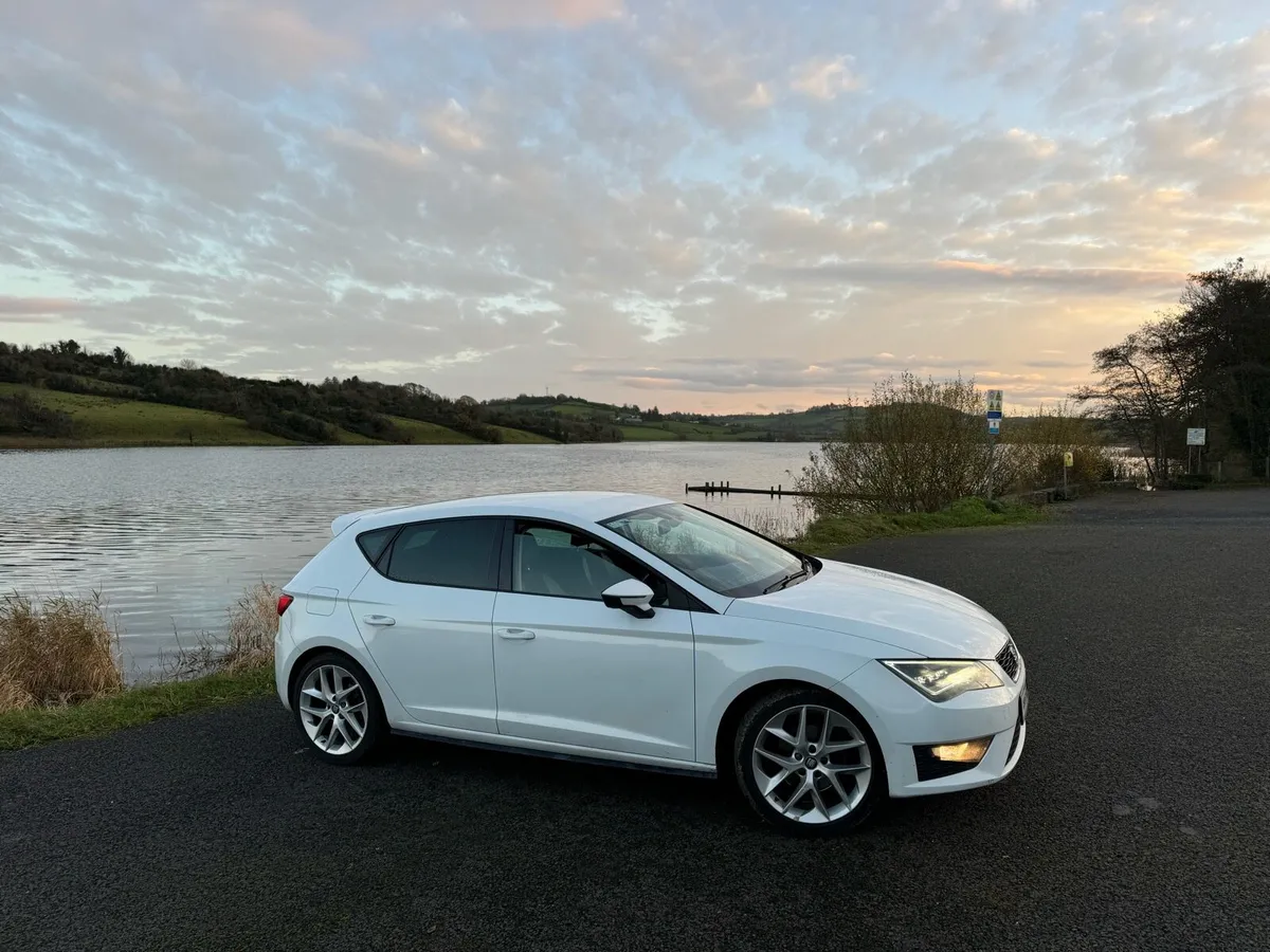 SEAT LEON FR 2.0 AUTOMATIC - Image 4