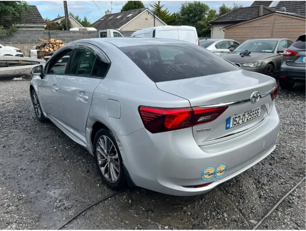 152 toyota avensis 2.0 dsl high spec drive away - Image 4