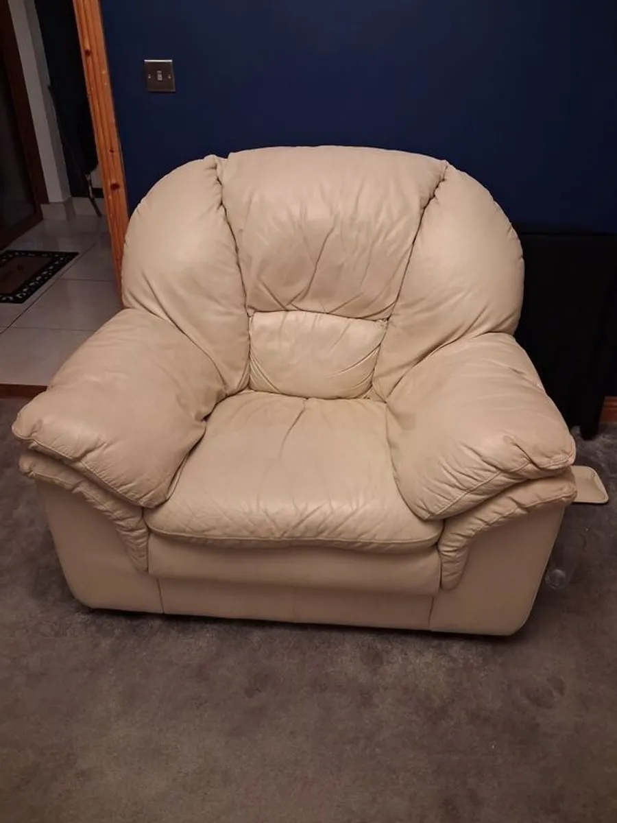 leather sofa and arm chairs - Image 2