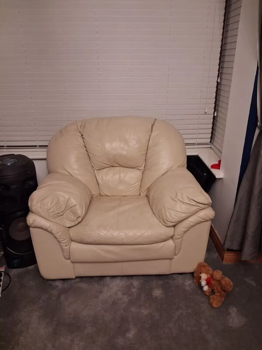 leather sofa and arm chairs - Image 3