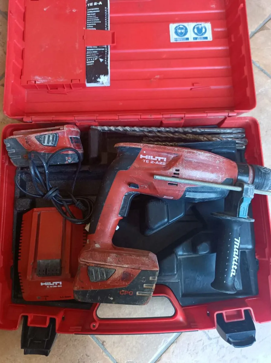 Hilti SDS drill Te 4 22
2 batteries 5.2 aH - Image 2