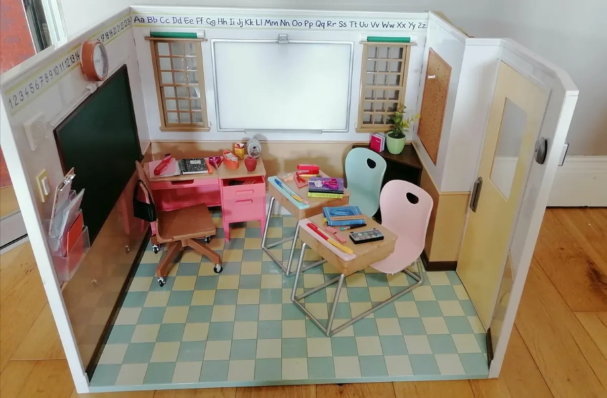 Generation Doll School Set