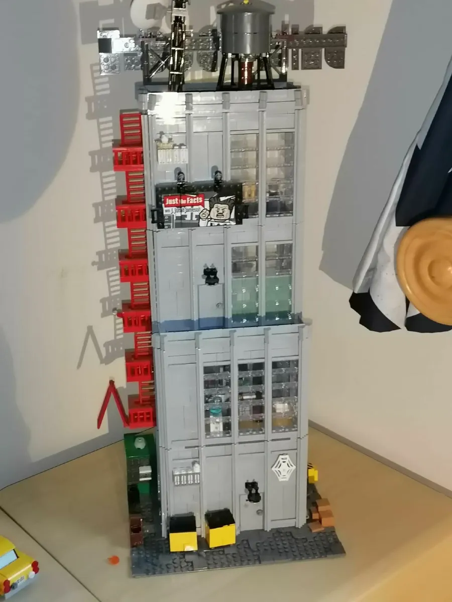 Daily Bugle Lego Set - Image 3