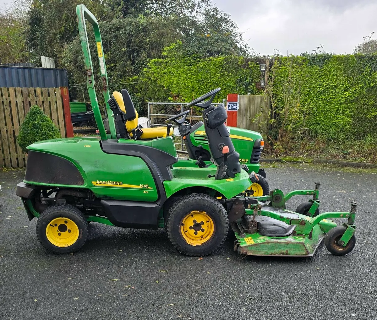2 JOHN DEERE 4WD DIESELS - Image 3