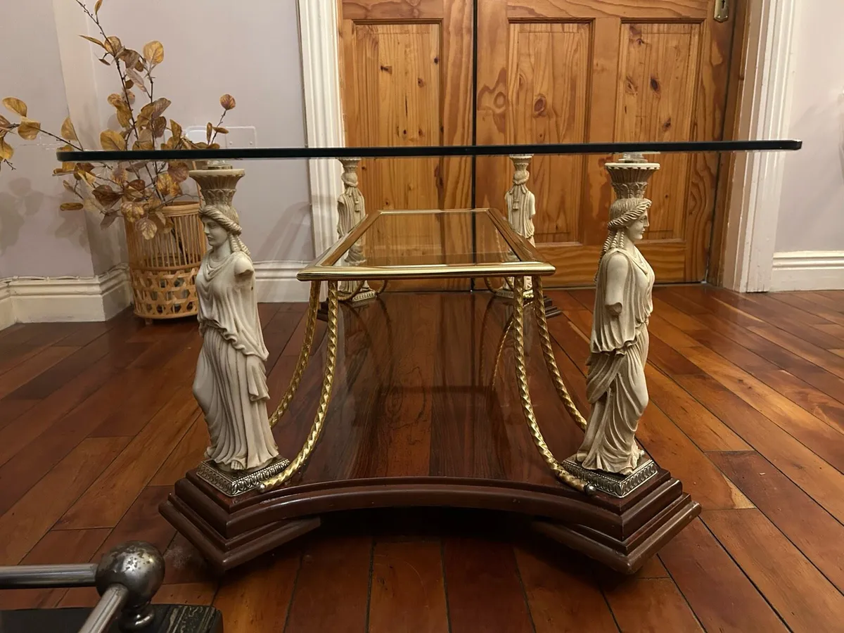 Beautiful coffee table - Image 1